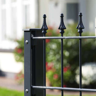 gartenzaun schwarz mit spitze bubblebild